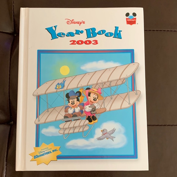 Other - Disney's Year Book - 2003